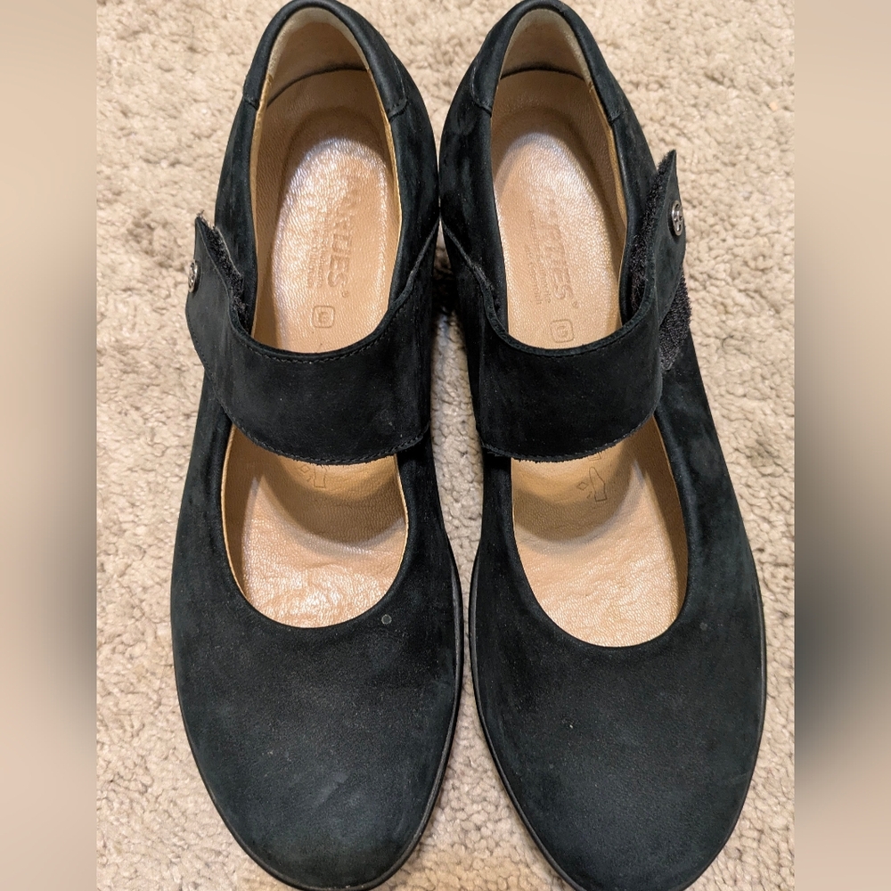 Hartjes Xs mary jane women's size 6.5 black suede minimalist heels comfort shoes